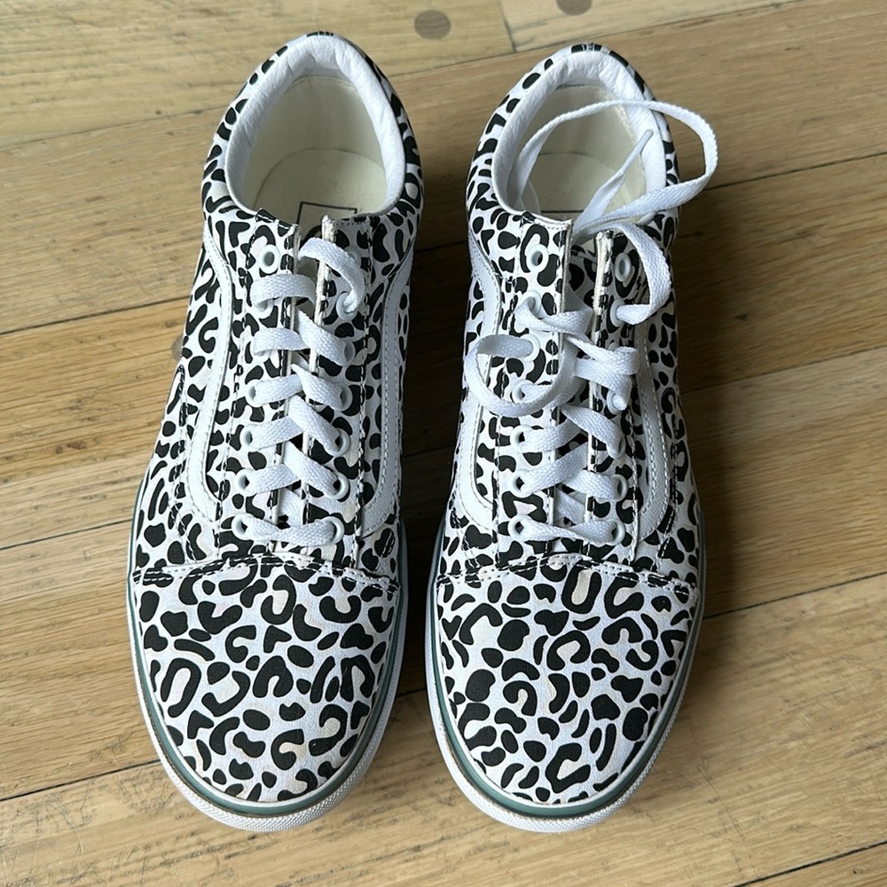UV vans